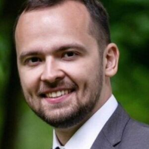 Олег Кузьмичев