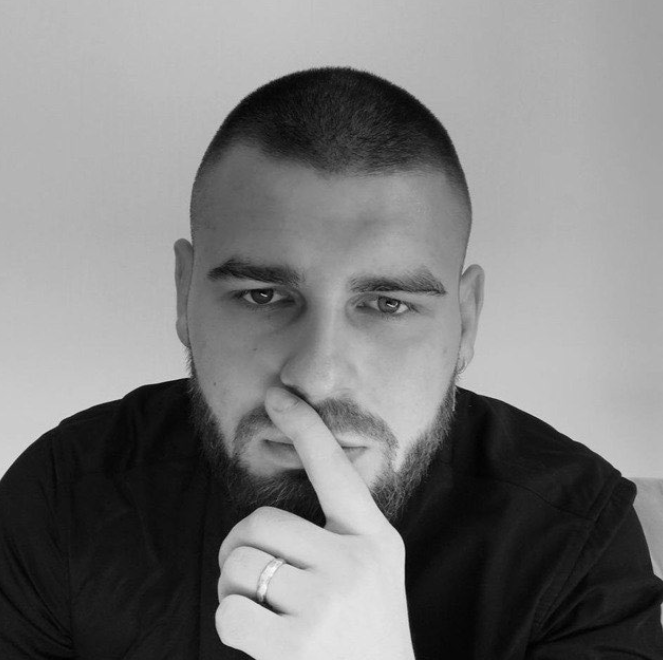 никита отрошко